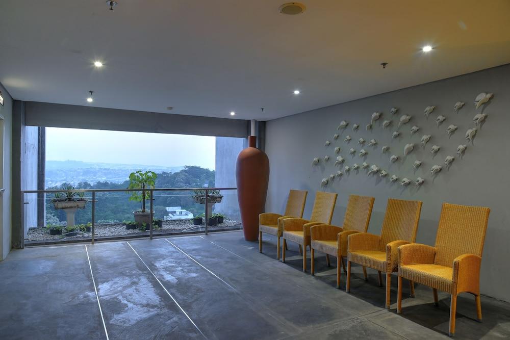 Hotel Oak Tree Emerald & Coventions