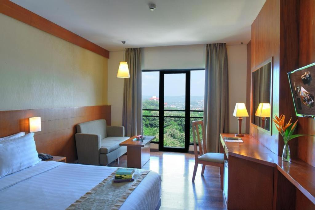 Oak Tree Emerald & Coventions Hotel Semarang