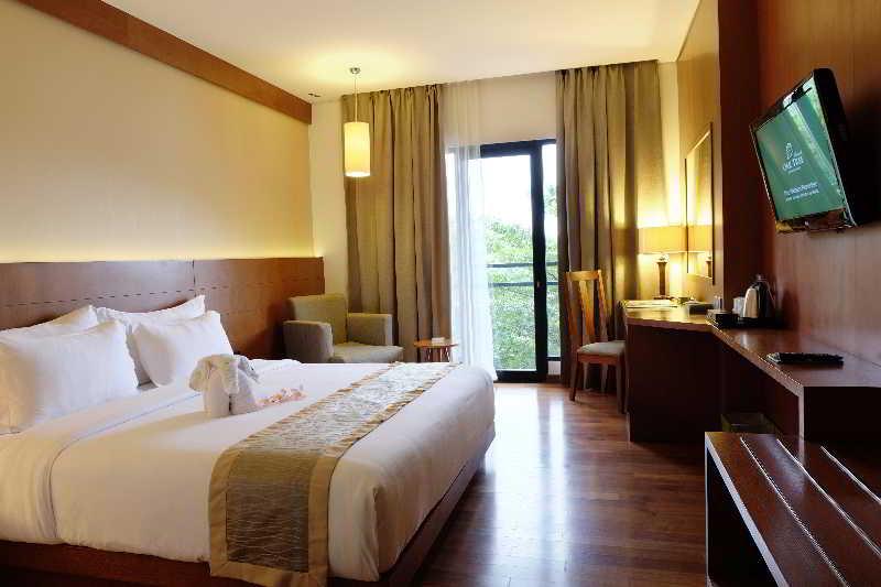Oak Tree Emerald & Coventions Hotel Semarang