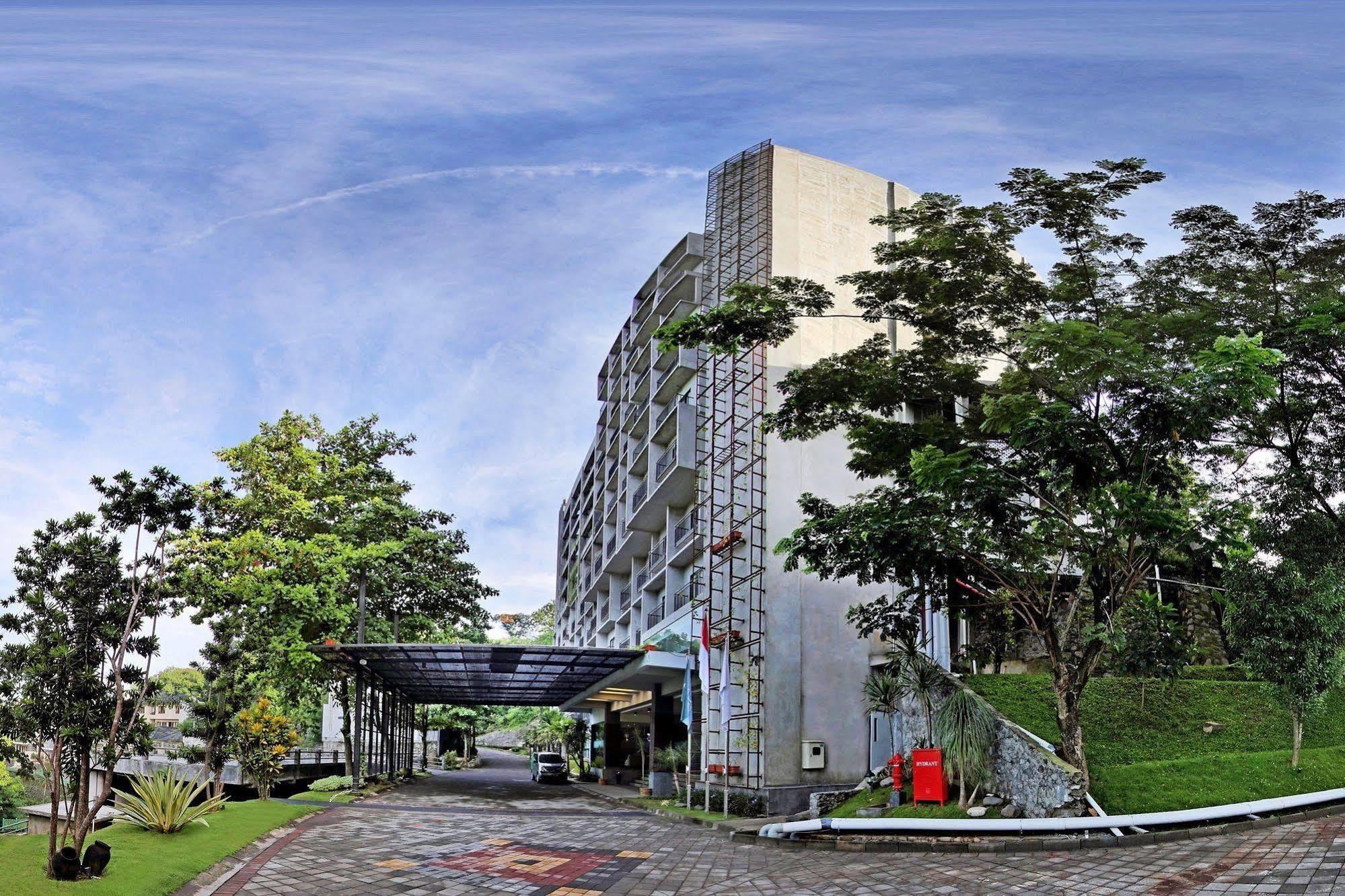 Hotel Oak Tree Emerald & Coventions Semarang
