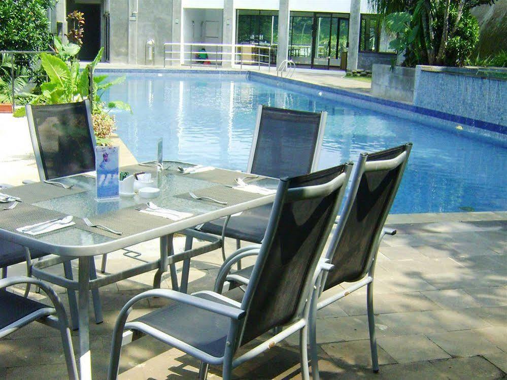 Oak Tree Emerald & Coventions Hotel